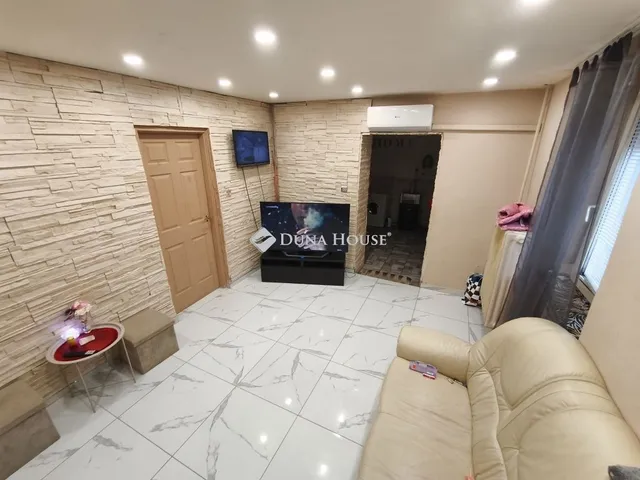 Eladó ház Újpetre 100 nm