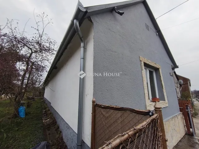 Eladó ház Újpetre 100 nm