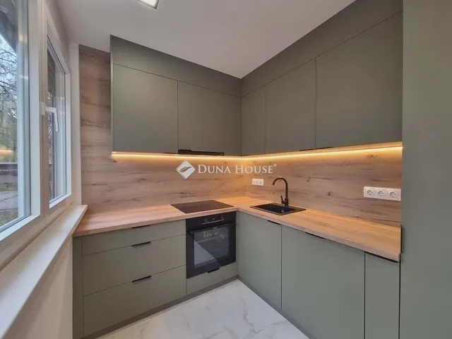 Eladó lakás Pécs, Kertváros 61 nm