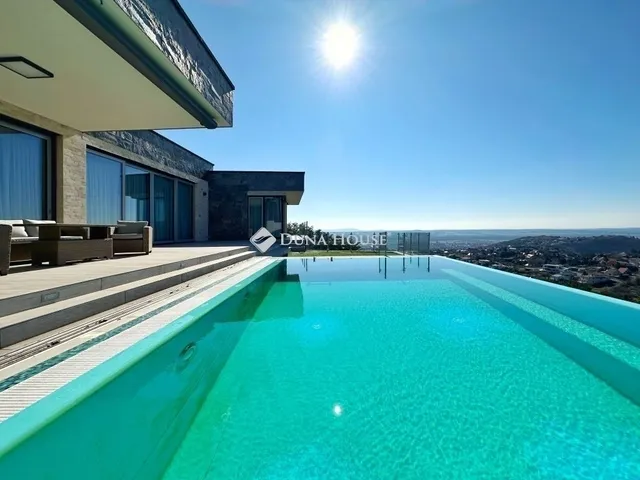 Eladó ház Pécs 223 nm