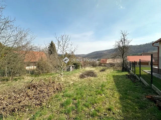 Eladó telek Orfű 800 nm