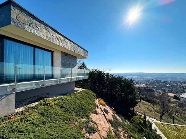 Eladó ház Pécs, Mecsekoldal 223 nm