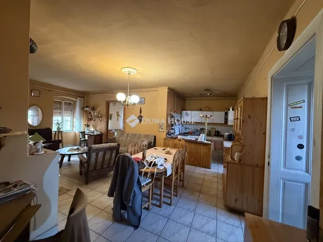 Eladó lakás Pécs 87 nm