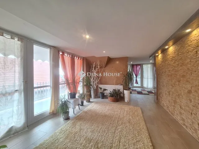 Eladó ház Siklós 240 nm