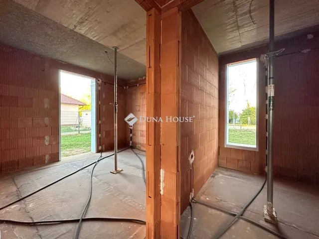 Eladó lakás Kozármisleny 116 nm