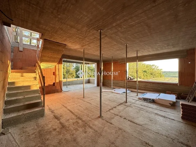 Eladó lakás Kozármisleny 113 nm