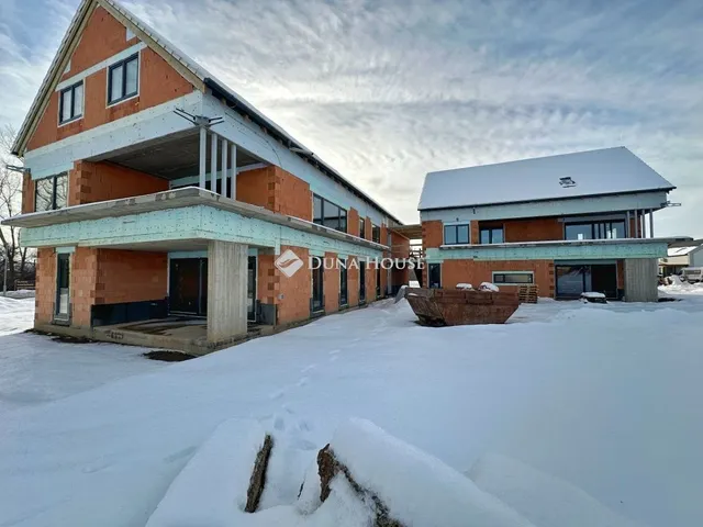 Eladó lakás Kozármisleny 113 nm