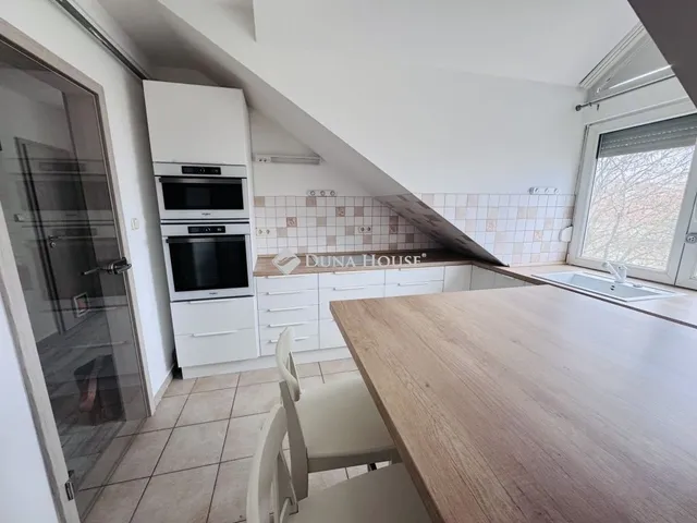 Eladó lakás Pécs 106 nm