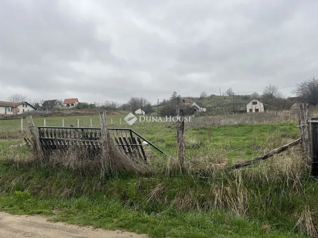 Eladó telek Mecseknádasd 1446 nm