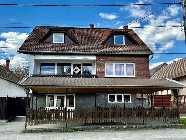 Eladó ház Himesháza 245 nm