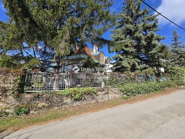 Eladó ház Pécs 210 nm