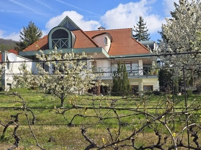 Eladó ház Pécs 210 nm