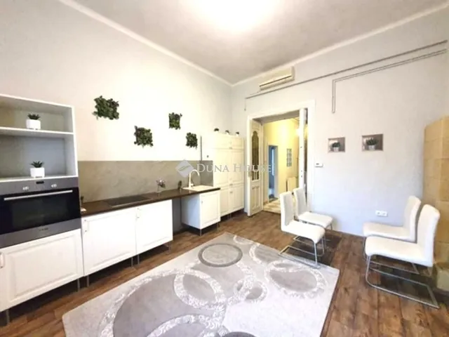 Eladó lakás Pécs, Belváros 63 nm