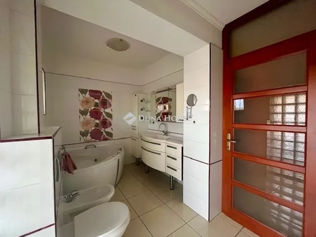 Eladó ház Bonyhád 210 nm