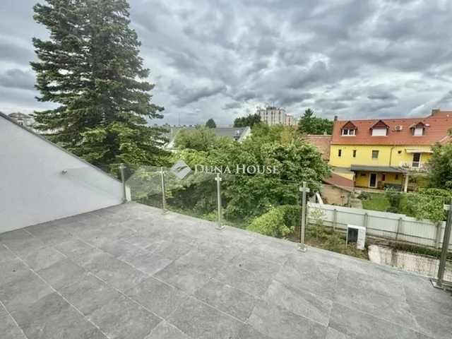 Eladó lakás Pécs 89 nm