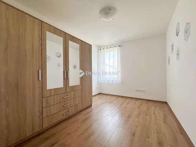 Eladó lakás Kozármisleny 78 nm