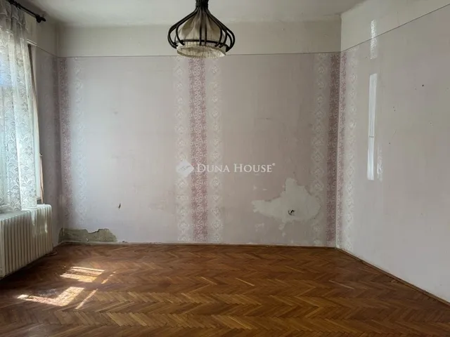 Eladó lakás Pécs 88 nm
