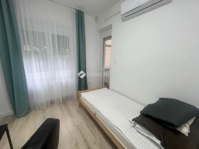 Kiadó lakás Pécs 122 nm