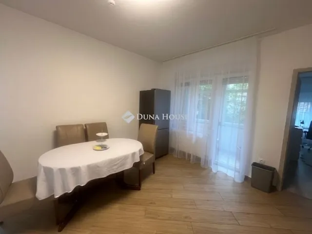 Kiadó lakás Pécs 122 nm