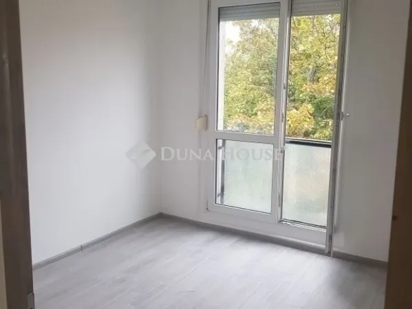 Eladó lakás Pécs, Egyetemváros 54 nm