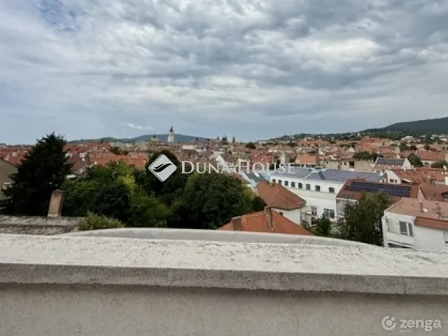 Eladó lakás Pécs 71 nm