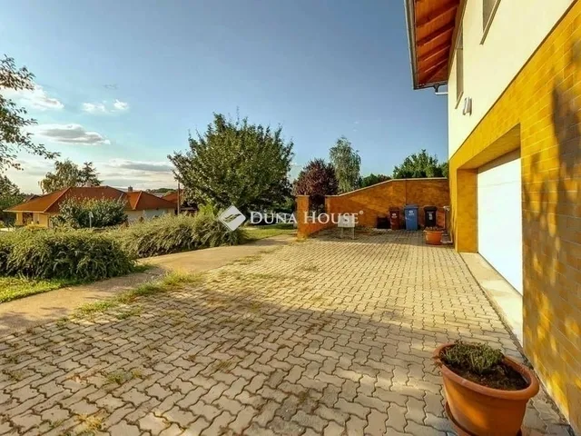 Eladó ház Kozármisleny 171 nm