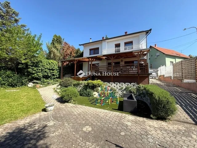 Eladó ház Pécs, Mecsekoldal 246 nm