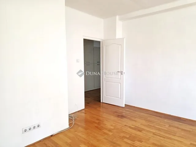Eladó lakás Pécs 61 nm