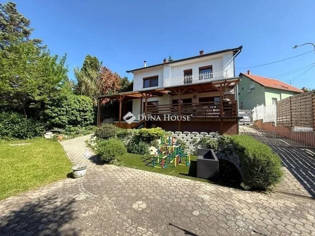 Eladó ház Pécs 246 nm
