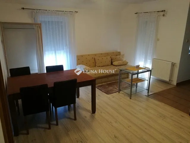 Kiadó lakás Pécs 94 nm