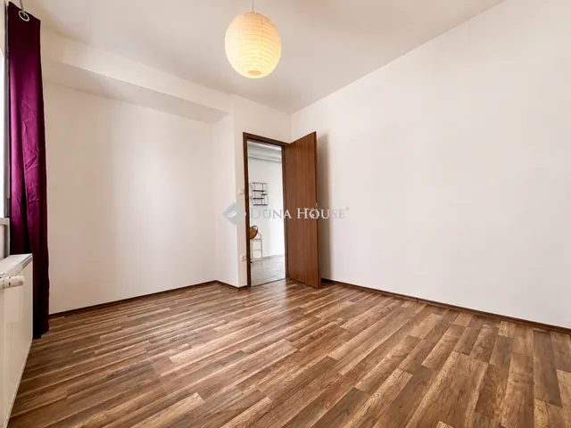 Eladó lakás Pécs, Kertváros 72 nm