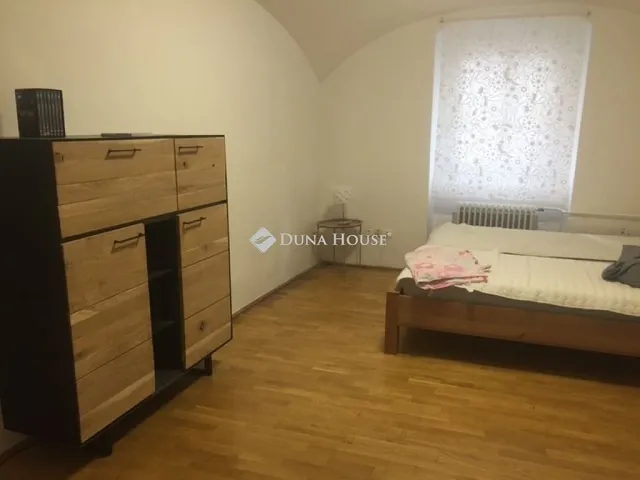 Eladó lakás Pécs, Belváros 74 nm