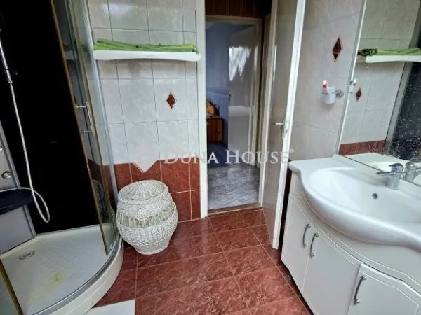 Eladó lakás Pécs 68 nm
