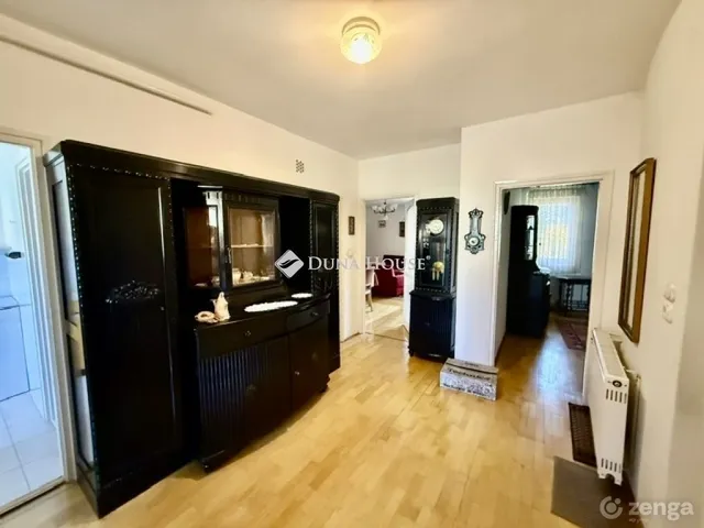 Eladó lakás Pécs 76 nm