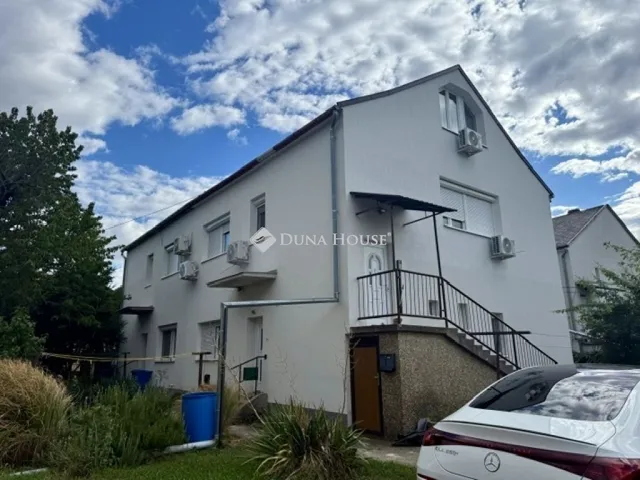 Eladó lakás Pécs, Kertváros 105 nm