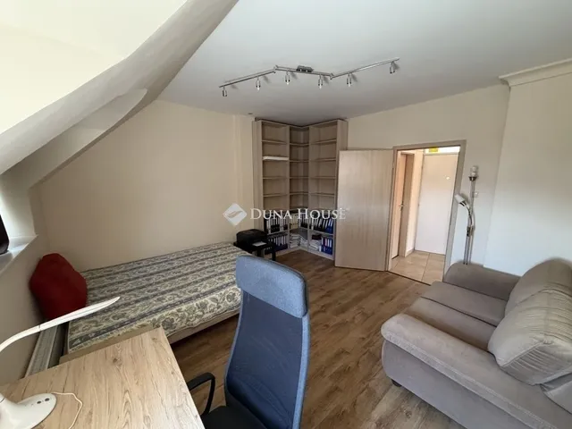 Eladó lakás Pécs 102 nm
