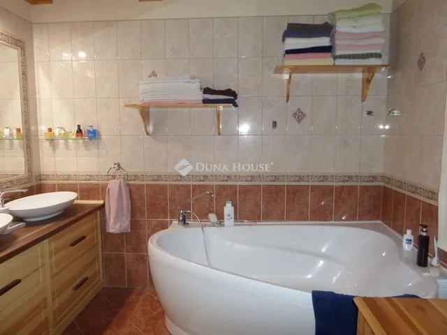 Eladó ház Nagykozár 130 nm