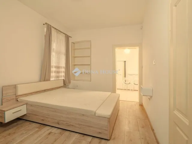 Eladó lakás Pécs, Belváros 138 nm