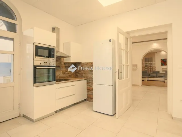 Eladó lakás Pécs, Belváros 138 nm