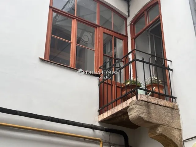 Eladó lakás Pécs, Belváros 121 nm