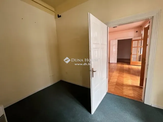 Eladó lakás Pécs, Belváros 121 nm