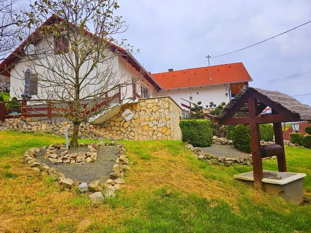 Eladó ház Bár 290 nm
