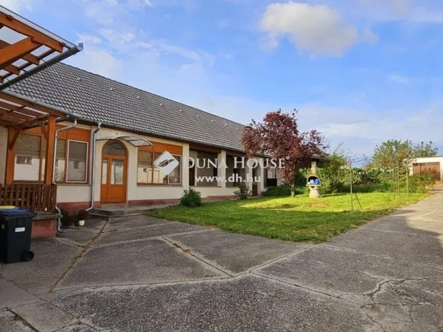 Eladó ház Szajk 156 nm