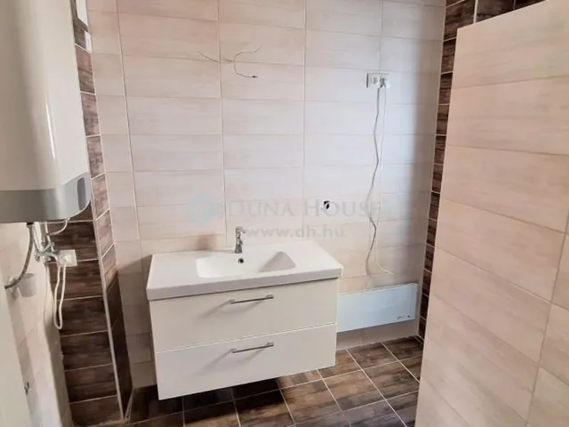 Eladó lakás Pécs, Ledina 39 nm