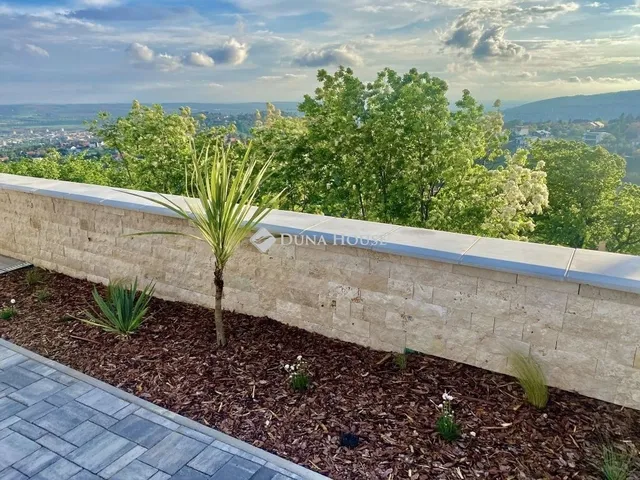 Eladó ház Pécs 250 nm