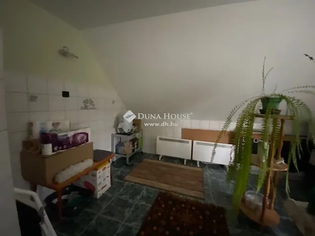 Eladó ház Kozármisleny 240 nm