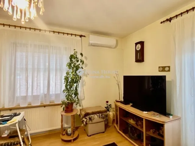 Eladó ház Kozármisleny 240 nm