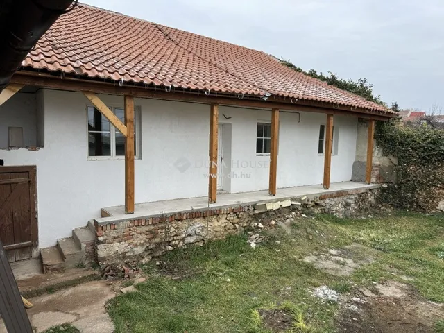 Eladó ház Pécs, Meszes 153 nm