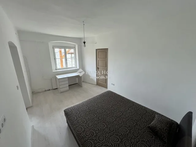 Eladó ház Pécs, Meszes 153 nm