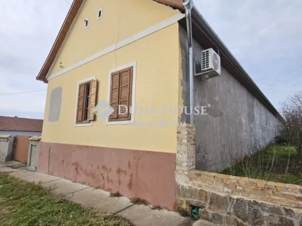 Eladó ház Véménd 150 nm